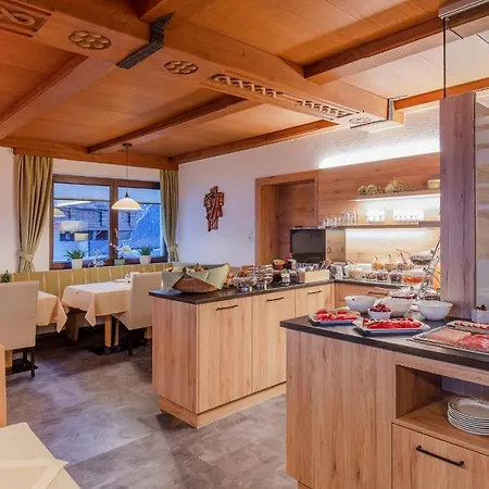 בית הארחה Gaestehaus Emil