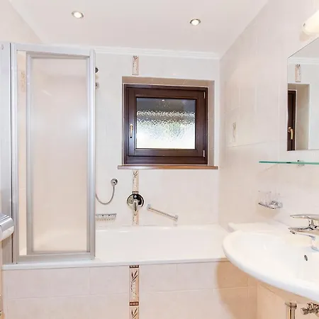 Gaestehaus Emil 3* Sölden